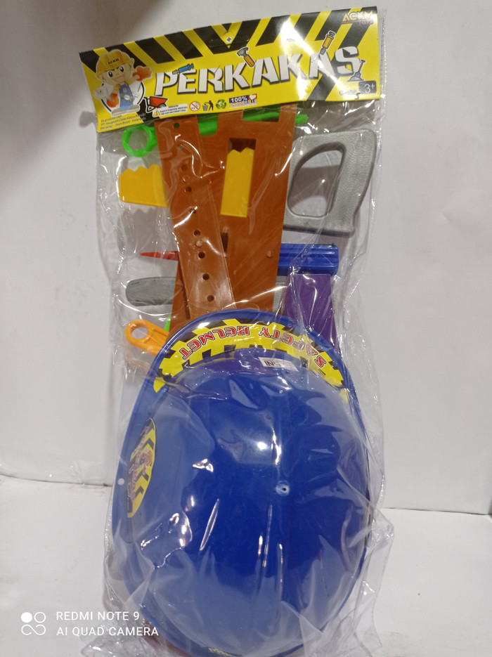 Mainan Anak Helm & Perkakas Tukang