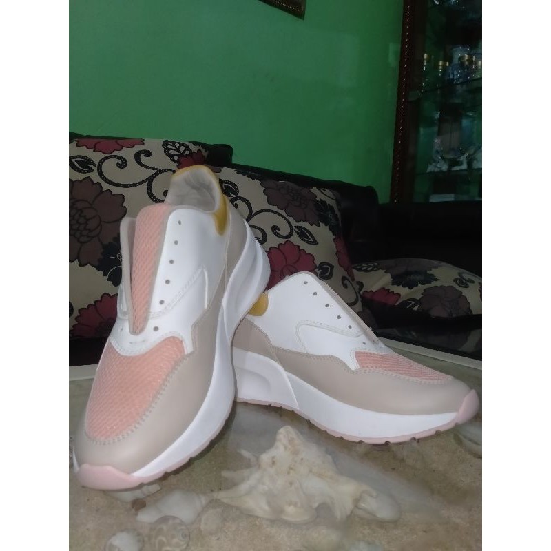 Sepatu Kronikel