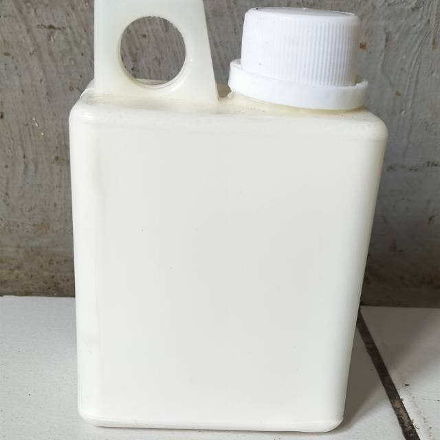 

LEM LATEX CAIR 500ML/0,5 LITER
