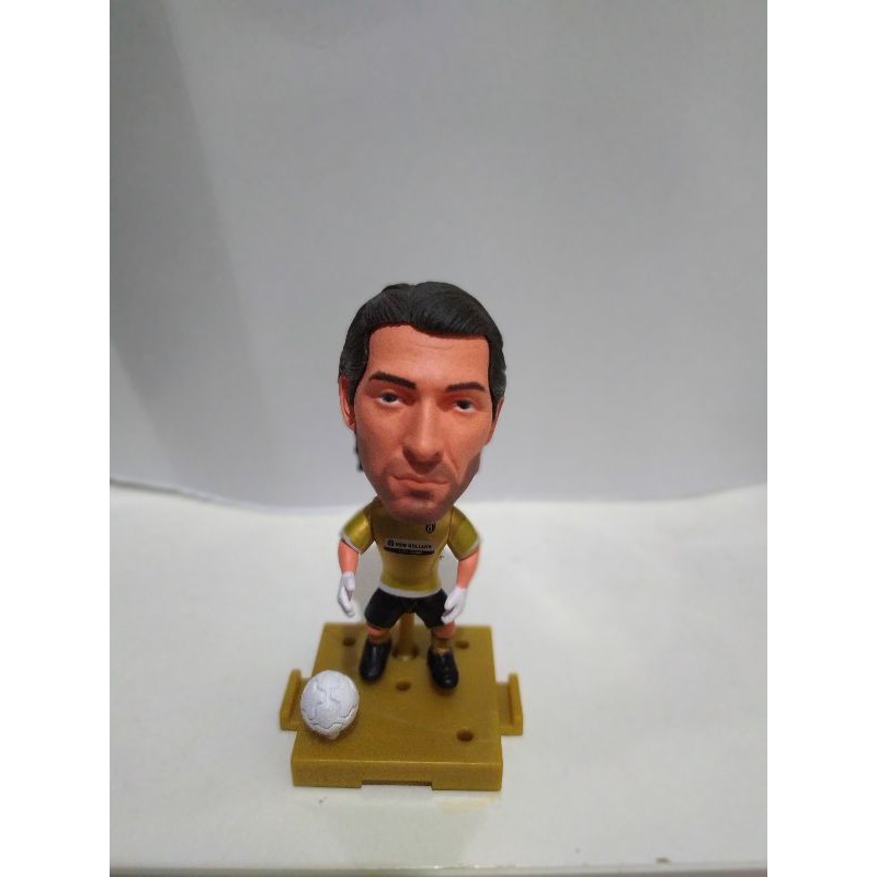 Gianluigi Buffon - Kiper Goalkeeper Juventus - Gold Emas Jersey - Soccerwe Kodoto + Plus Figure