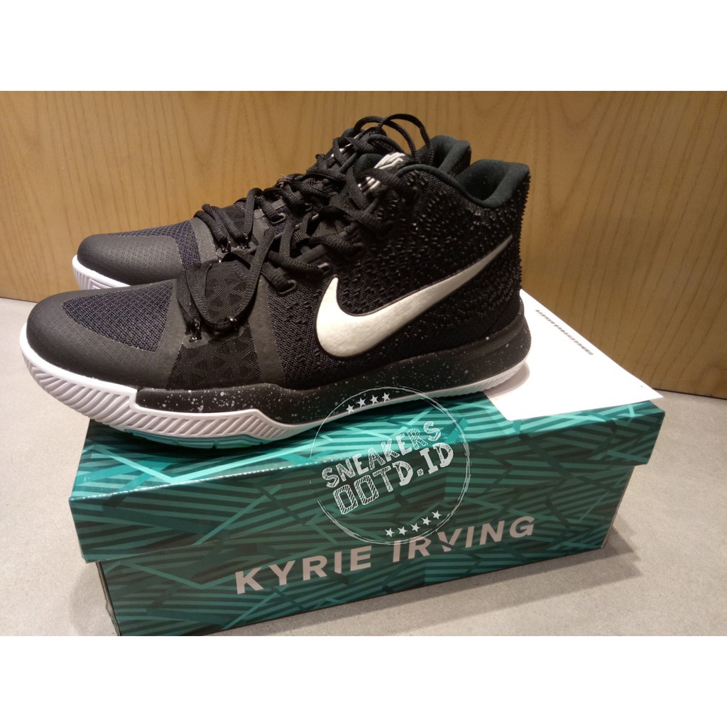 Sepatu basket Nike Kyrie 3ep Hitam