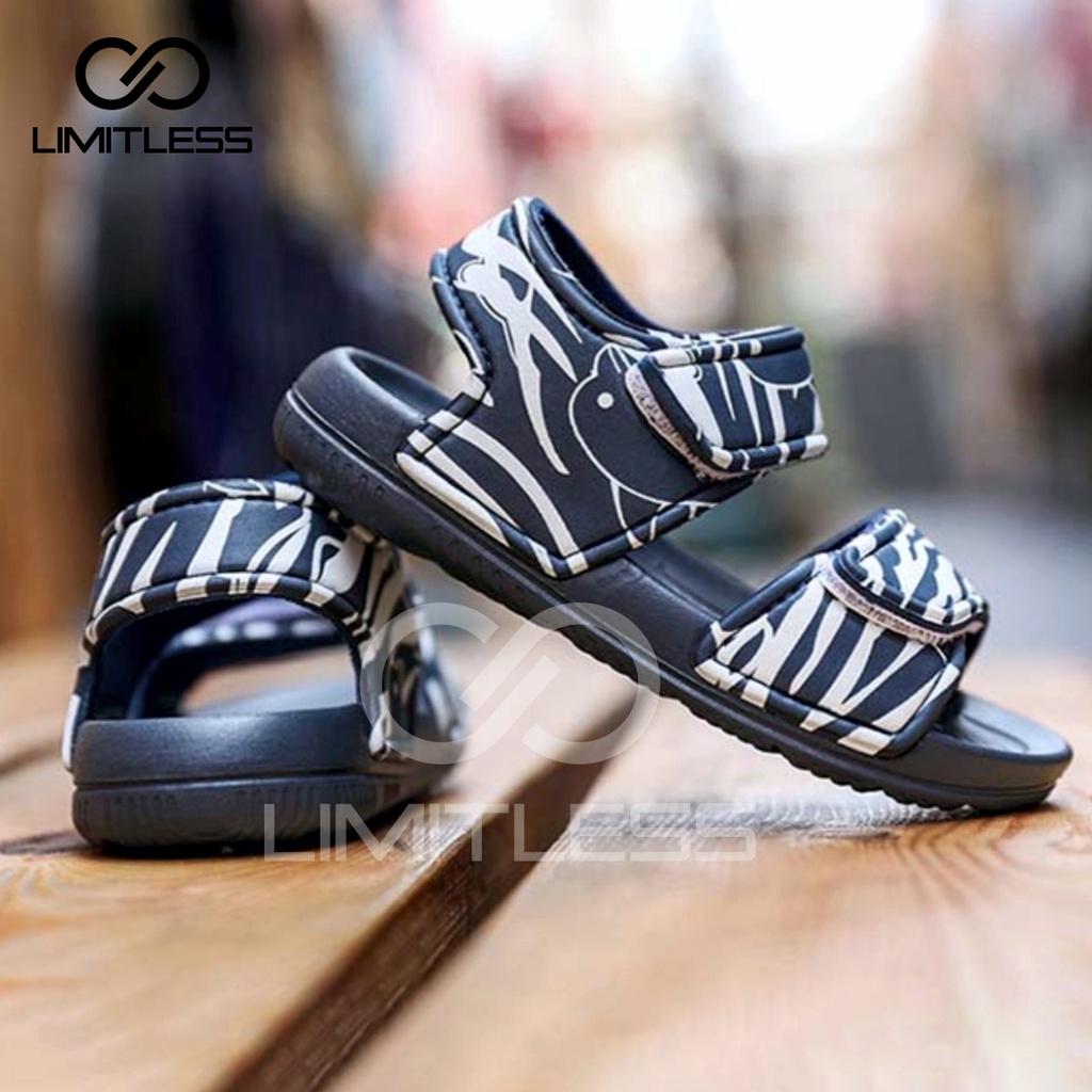 Sepatu Sandal Anak Karakter Dolphin Sendal Anak Perempuan Slip On Sandal Anak Cowok Balita Ringan Empuk