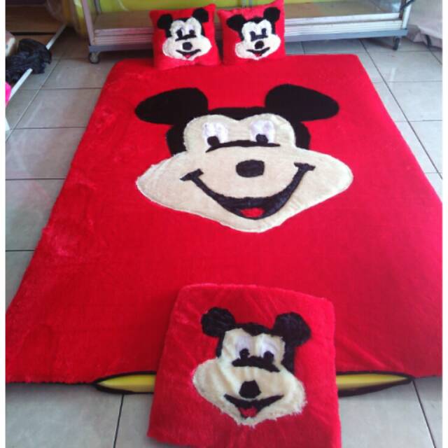 Karpet Karakter Bulu Rasfur Motif Kepala Mickey Minnie Mouse