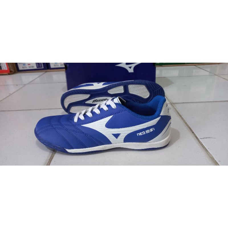 sepatu mizuno.sepatu futsal.sepatu badminton.volly.dll