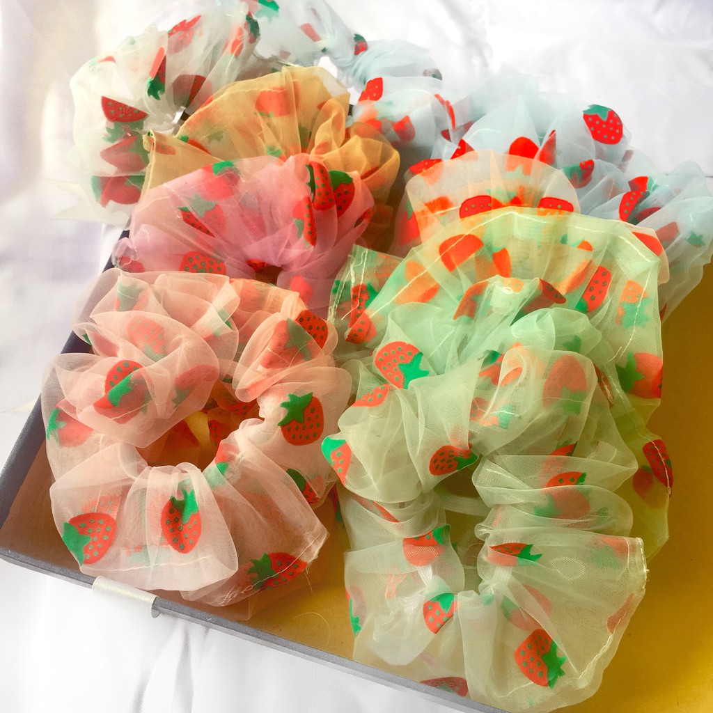 Scrunchie Korea Strawberry Ikat Rambut / Cepol Hijab Aksesoris Rambut Perempuan / Anak