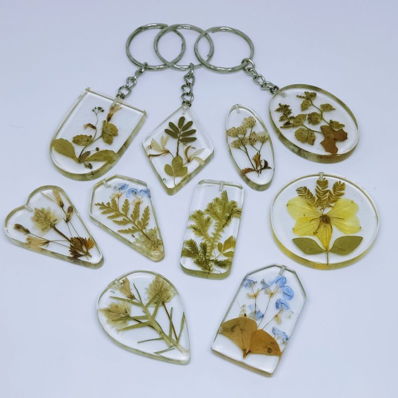 Gantungan Kunci/Keychain Resin Art Transparan Bunga & Daun Kering