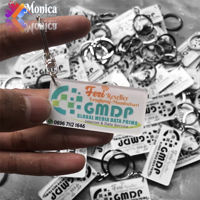 gantungan kunci akrilik custom bentuk persegi panjang/ souvenir gantungan kunci