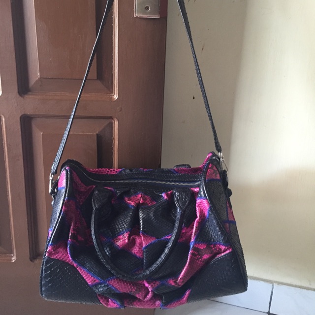 Tas kulit ular Tina mitra jambi
