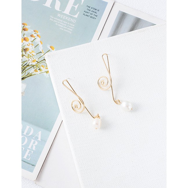 LRC Anting Tusuk Fashion Gold S925 Irregular Geometric Twisted Pearl Earrings F90561