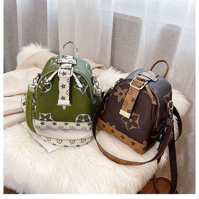 

Kode : ELJ 6018 IDR: 150 rb Bahan: Kulit pu Ukuran: 23 x 21 x 12 cm Warna: Brown, Green