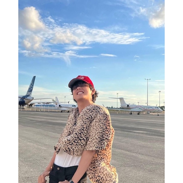 [PRE ORDER] BTS V COCA COLA CORDUROY BASEBALL HAT BALLCAP TAEHYUNG COCA COLA