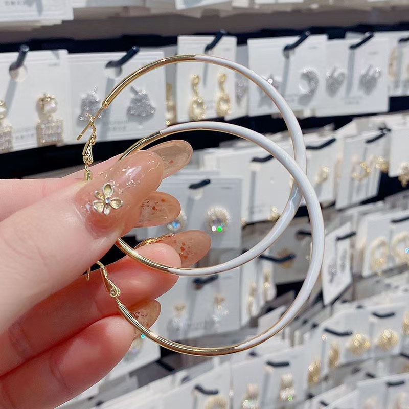 Anting Bulat Besar Trendy Untuk Wanita