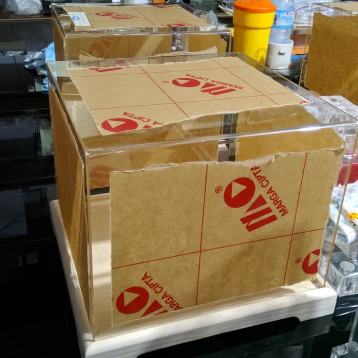 

Acrylic bok Dim costum