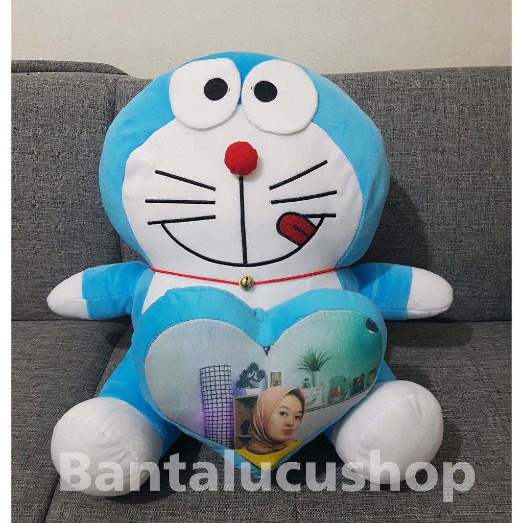 Boneka Doraemon Jumbo Love Ukir Nama / Custom foto Boneka Doraemon Custom  Proses Cepat