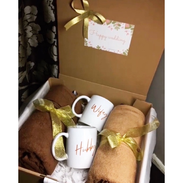 

hampers gift box kado ultah kado wisuda kado wedding