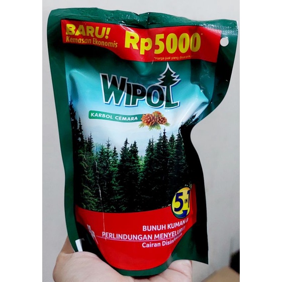 Wipol Karbol Cairan Pembersih Lantai 220 ml