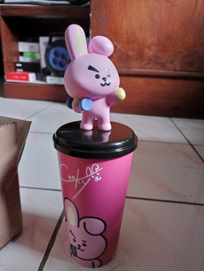 Tumbler Bt21 Limited bisa Nego & Baca Deskripsi