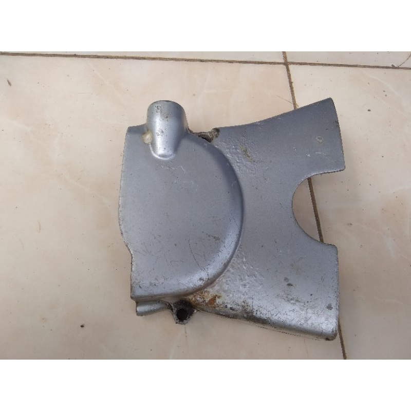 tutup gir depan supra