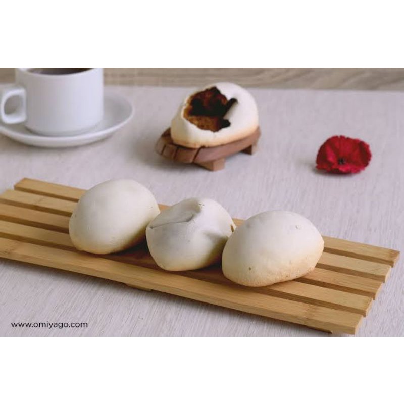 

Sekar_Shop07 Kue Mino Nopia Mino Jumbo Manis Legit Isi 10 Butir Besar -Snack Jajanan Kue Telur Gajah