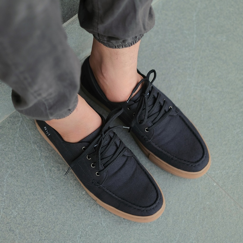 JAMS BLACK GUM ORIGINAL x REYL MAN Sepatu Sneakers Hitam Pria Kets Tali Casual Jalan Santai Hangout Kondangan Kuliah Sekolah Simple Sporty Fashion Premium Canvas Men Skate Footwear Big Size Jumbo Ukuran Besar 44 Distro Bandung Keren Murah Terbaru Branded