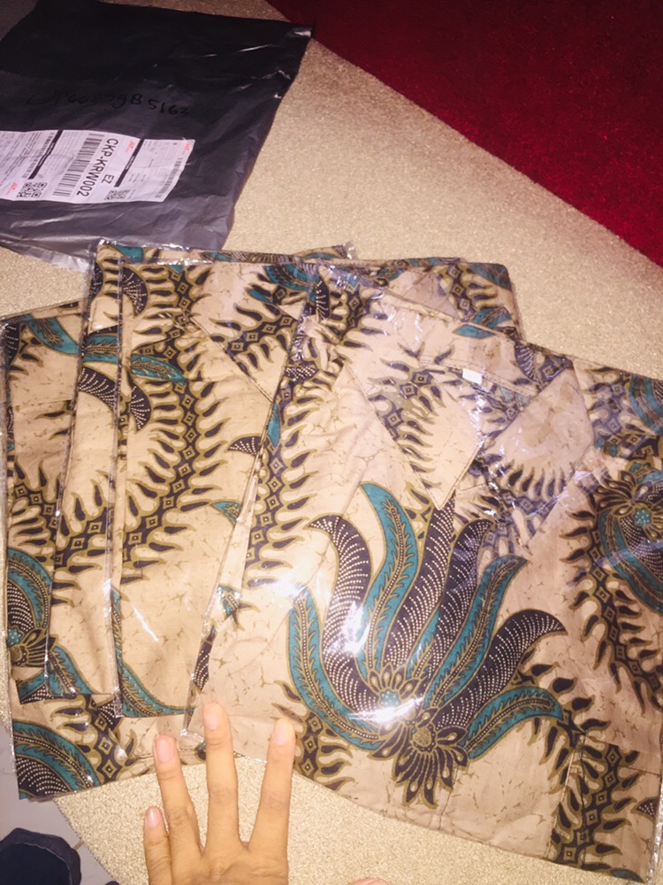 Ajfima Atasan Hem Batik Lengan Pendek Warna Krem Cream Kombinasi Hijau Merah Seragam M L Xl Xxl