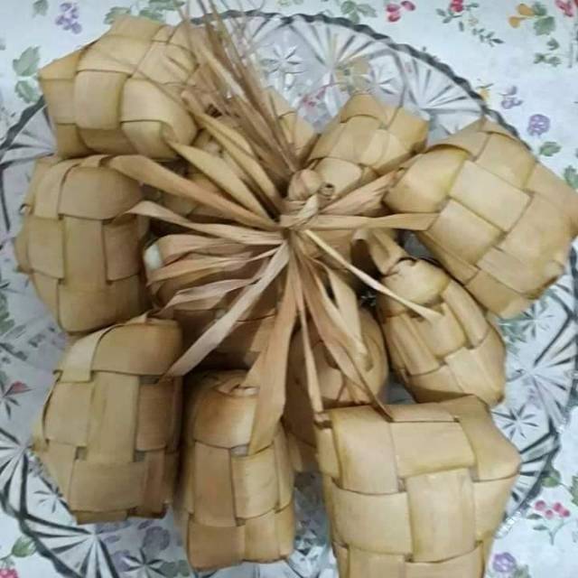 

Ketupat lontong