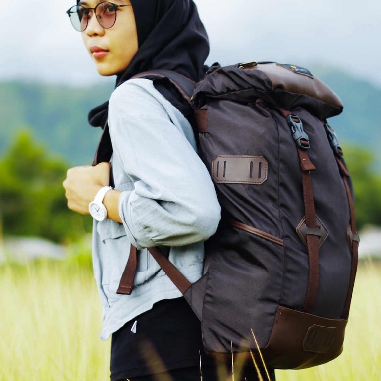 SKY SCRAPPER BLACK |ManNeedMe x URBAN| Tas Ransel Pria Tas Wanita Backpack ORIGINAL