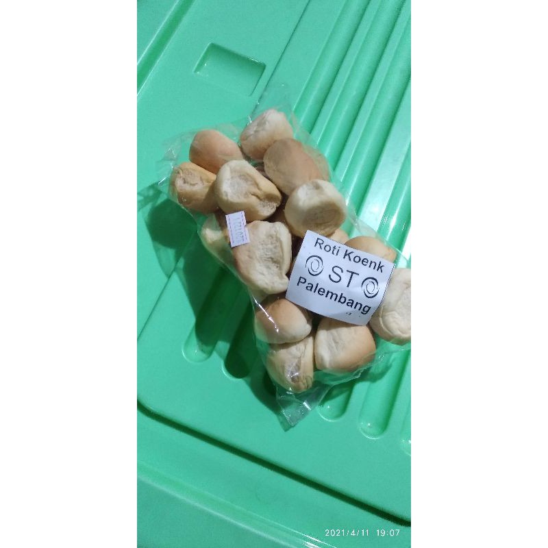

roti koeank palembang