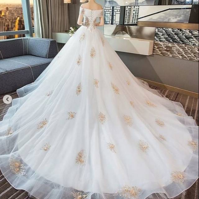 Gaun Wedding putih Model Sabrina