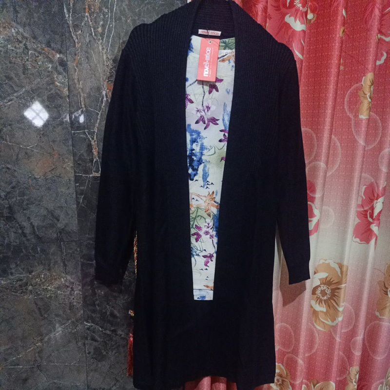 Outer Rajut Novel Mice