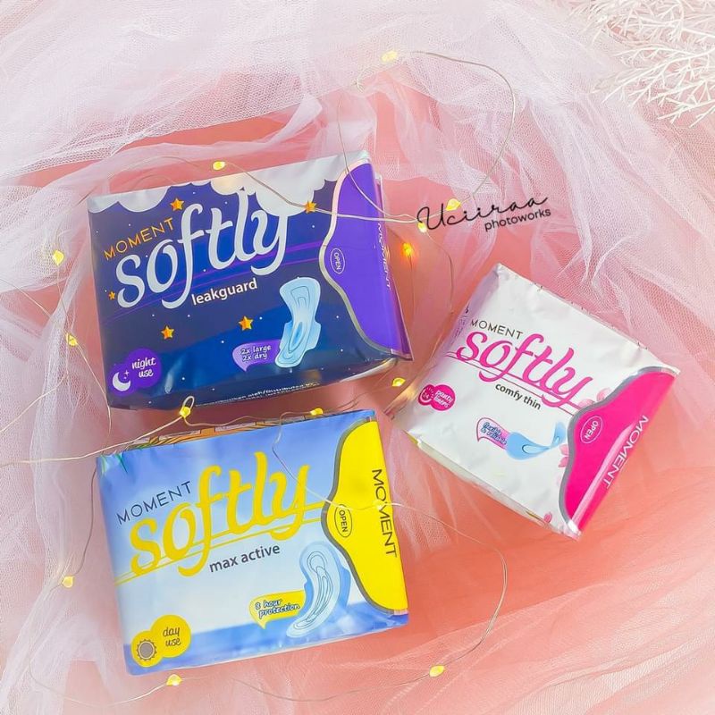 [PACK] MOMENT SOFTLY NAPKINS PEMBALUT/PANTYLINER