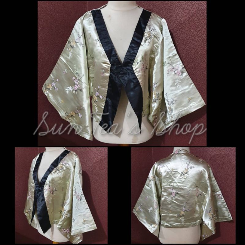 Green floral pattern satin traditional japanese batwing kimono.