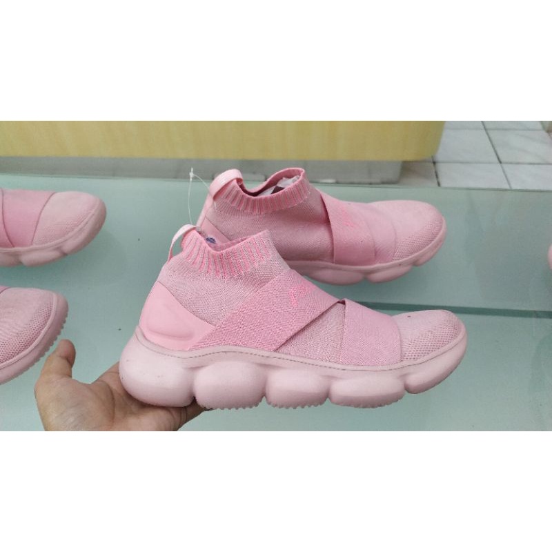 sepatu sneaker power (bata)