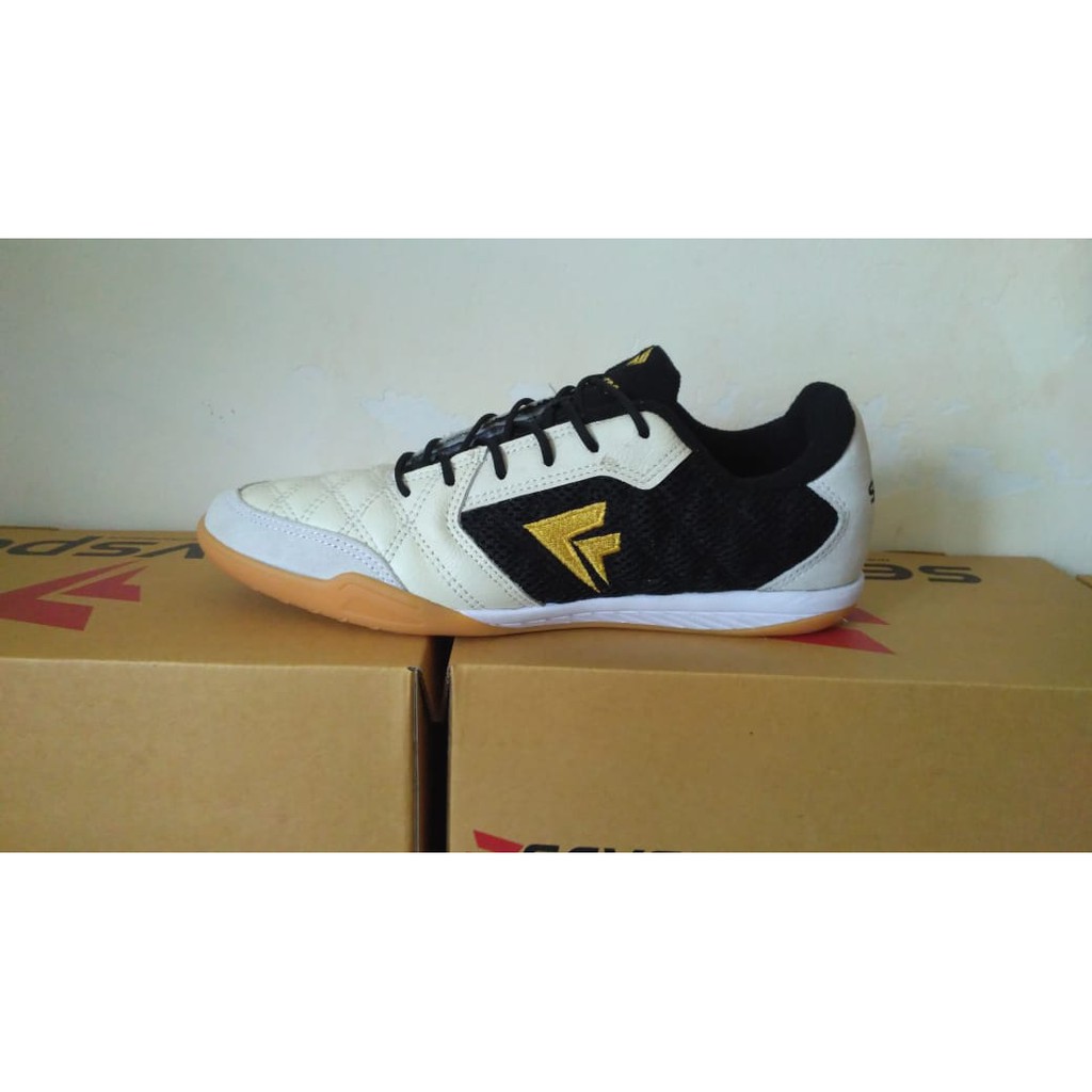 SEVSPO Top Imbasala Off-White Black