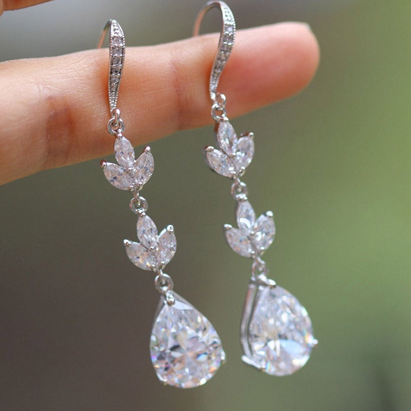 Anting Gantung Warna Silver Aksen Cubic Zirconia Untuk Wanita