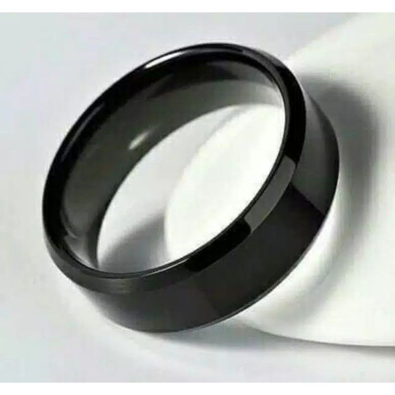 Cincin Titanium Warna Hitam Polos