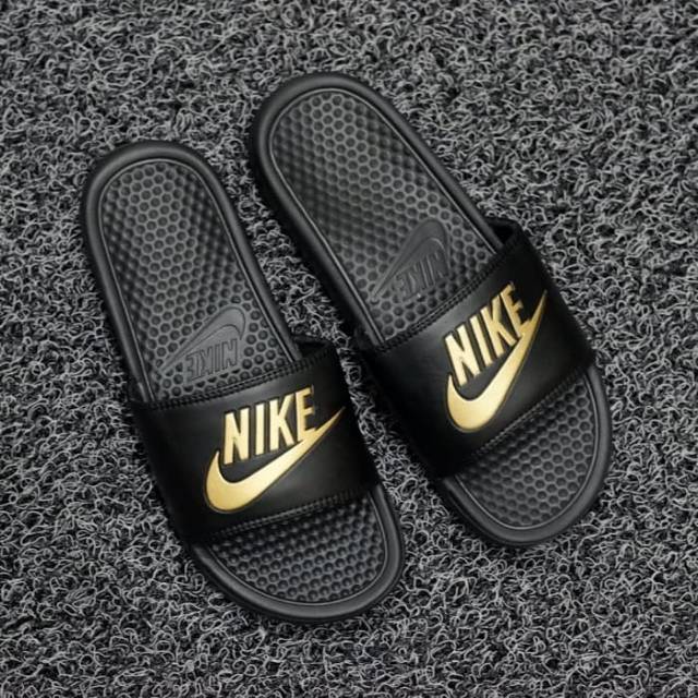 Sandal Nike Benassi