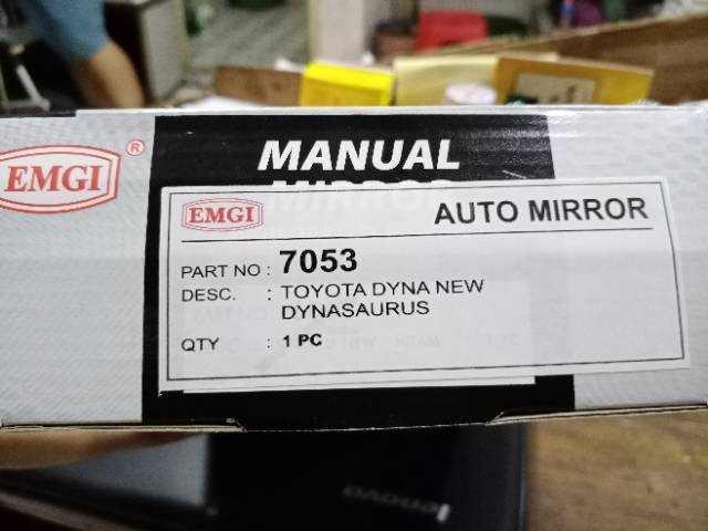 KACA SPION 7053 TOYOTA DYNASAURUS NEW HITAM MEREK EMGI