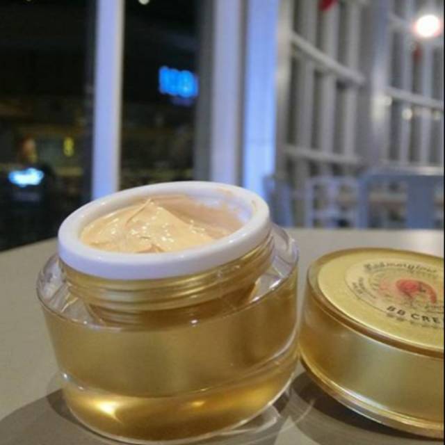 BB Cream Platinum coverage tapi ringan serta membuat kulit glowing
