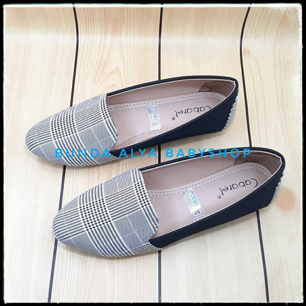 Sepatu Wanita CABARET Flatshoes Premium HITAM Size 37 - 40 - Sepatu Perempuan Flatshoes Motif Kotak