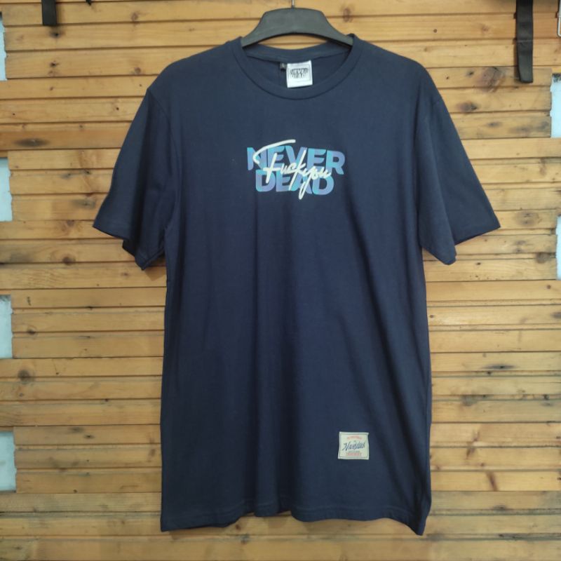 Kaos katun distro lengan pendek merk Neverdead