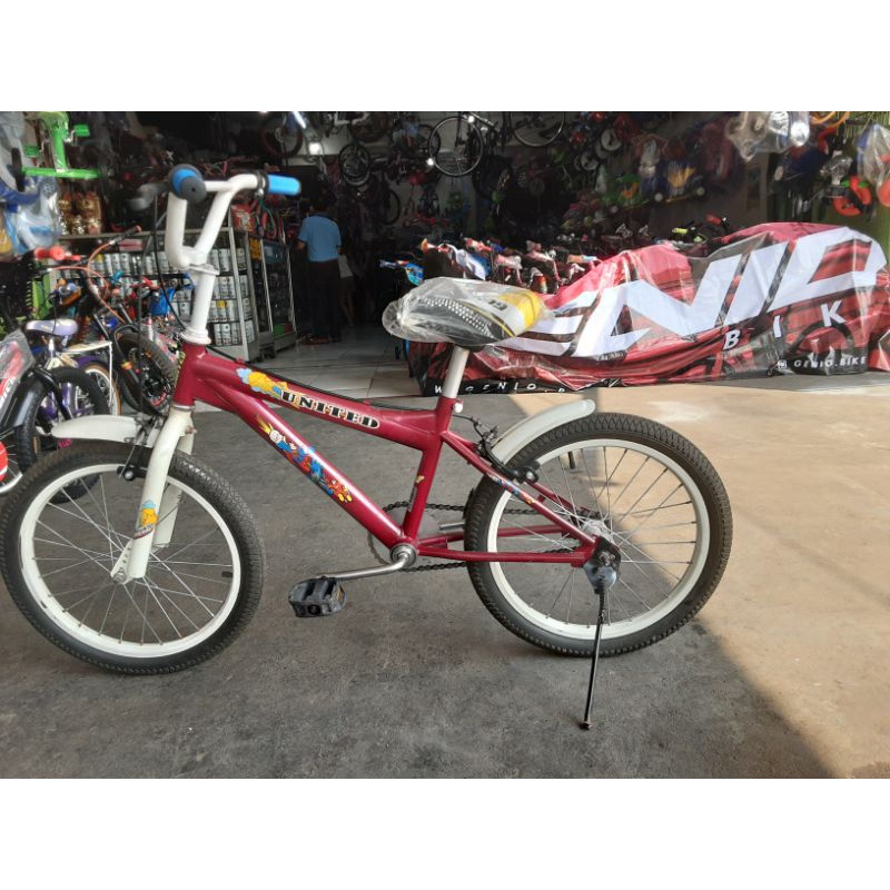 sepeda anak 18 united super friends second