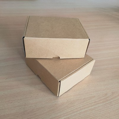 

Box Dompet 15x13x6 cm (Reven) Kardus/Karton/Kotak/Kemasan