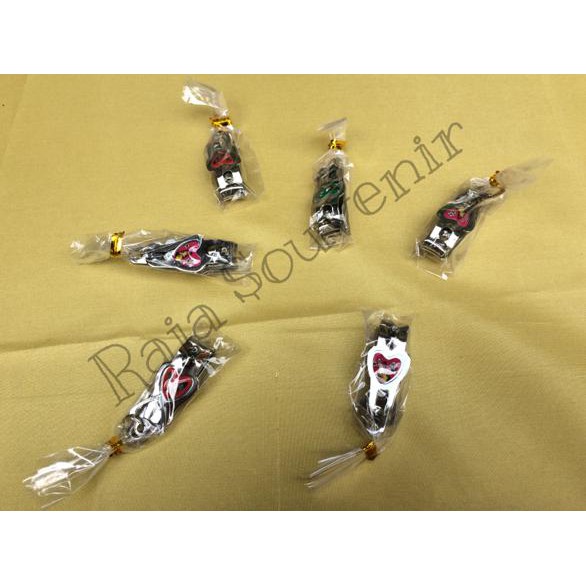 

Souvenir Pernikahan Gunting Kuku Bentuk Hati