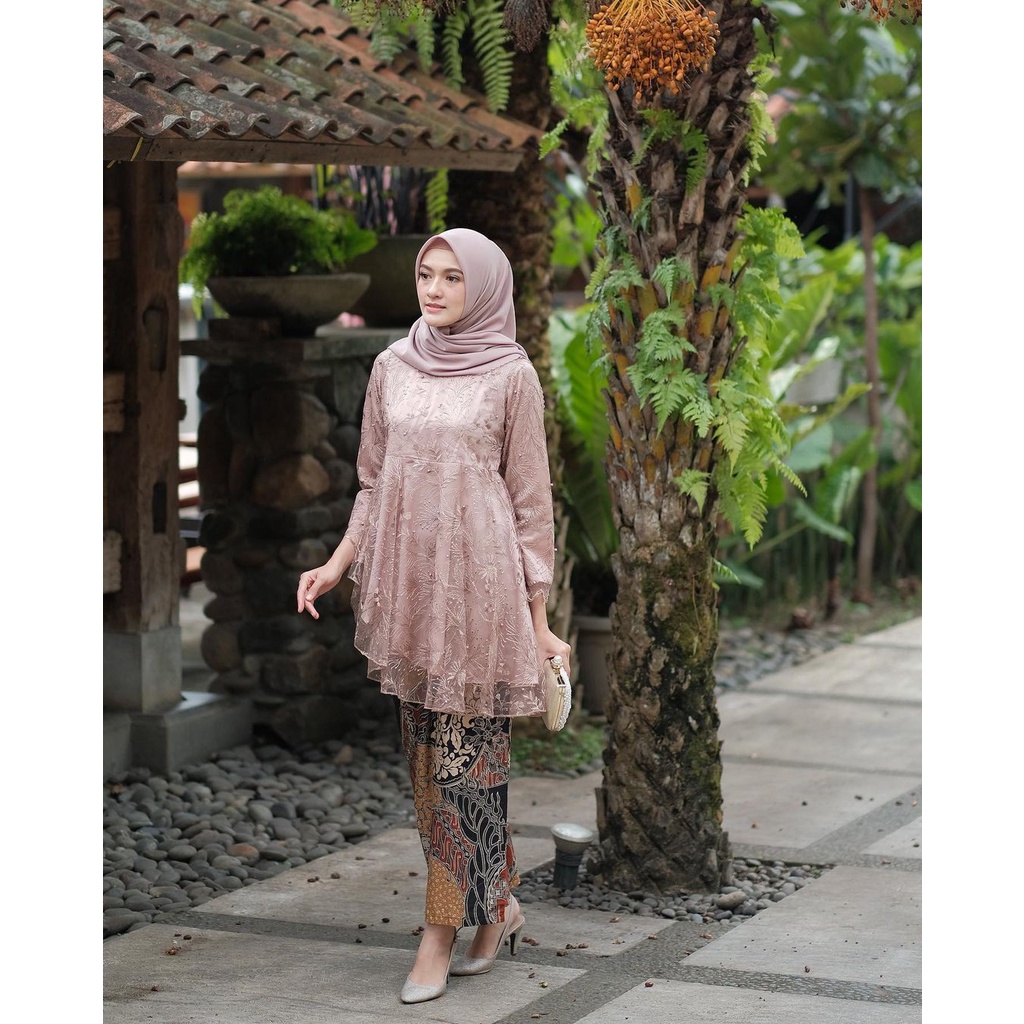 KEBAYA MODERN ORIGINAL COUPLE BAJU BATIK ATASAN WANITA BRUKAT WISUDA MURAH LAMARAN WID BATIK SANDRA DRESS WEDDING BRIDESMAID GAUN KEKINIAN KEBAYA PERNIKAHAN SIMPLE OUTFIT MUSLIM KEBAYA BROKAT