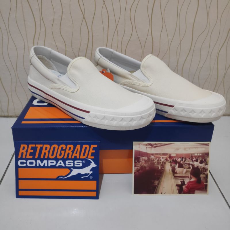 Compass Retrograde Slip On Cream 40