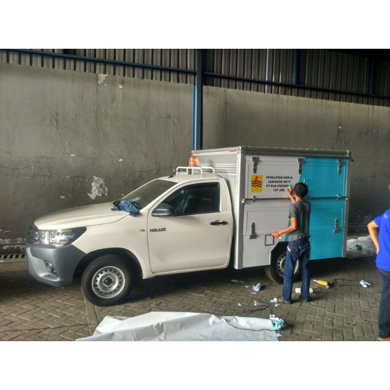 Sticker Mobil Box Branding mobil