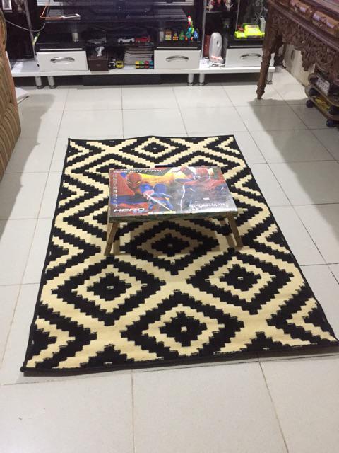 Karpet Monokrom Ikea Look Alike.runnen Dek Abu Tua