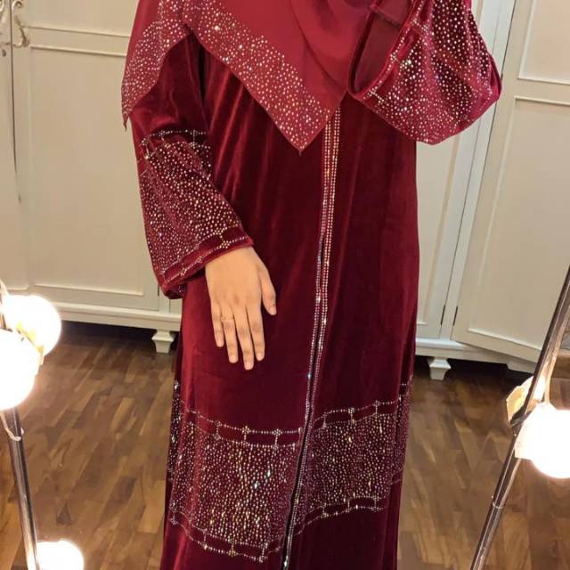 Abaya dubai velvet marun