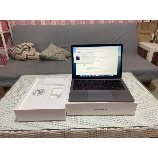 21 Macbook Air 2019 retina Grey 256GB 